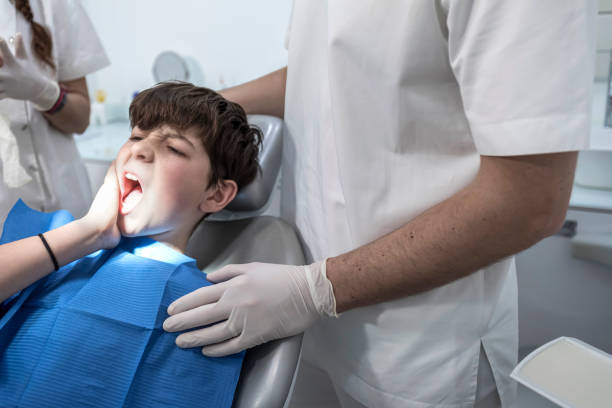 Best Broken or Cracked Tooth Emergency Dentist in Knollwood, IL